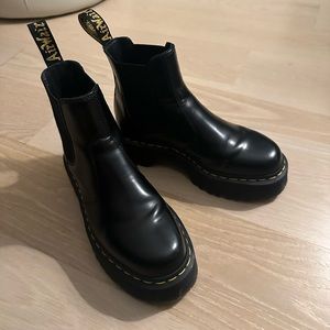 DR. MARTENS air wait black booties platform
